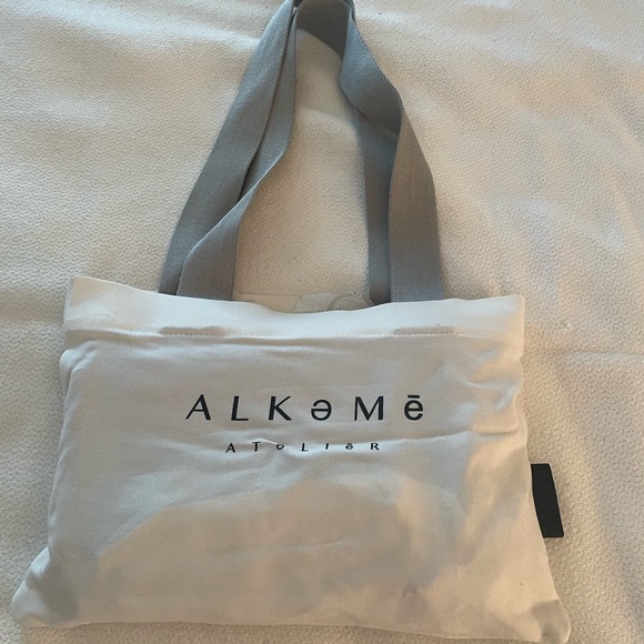 NEW Earth Pebbled Vegan Leather Black Crossbody Handbag w/ Duster - Picture 6 of 16